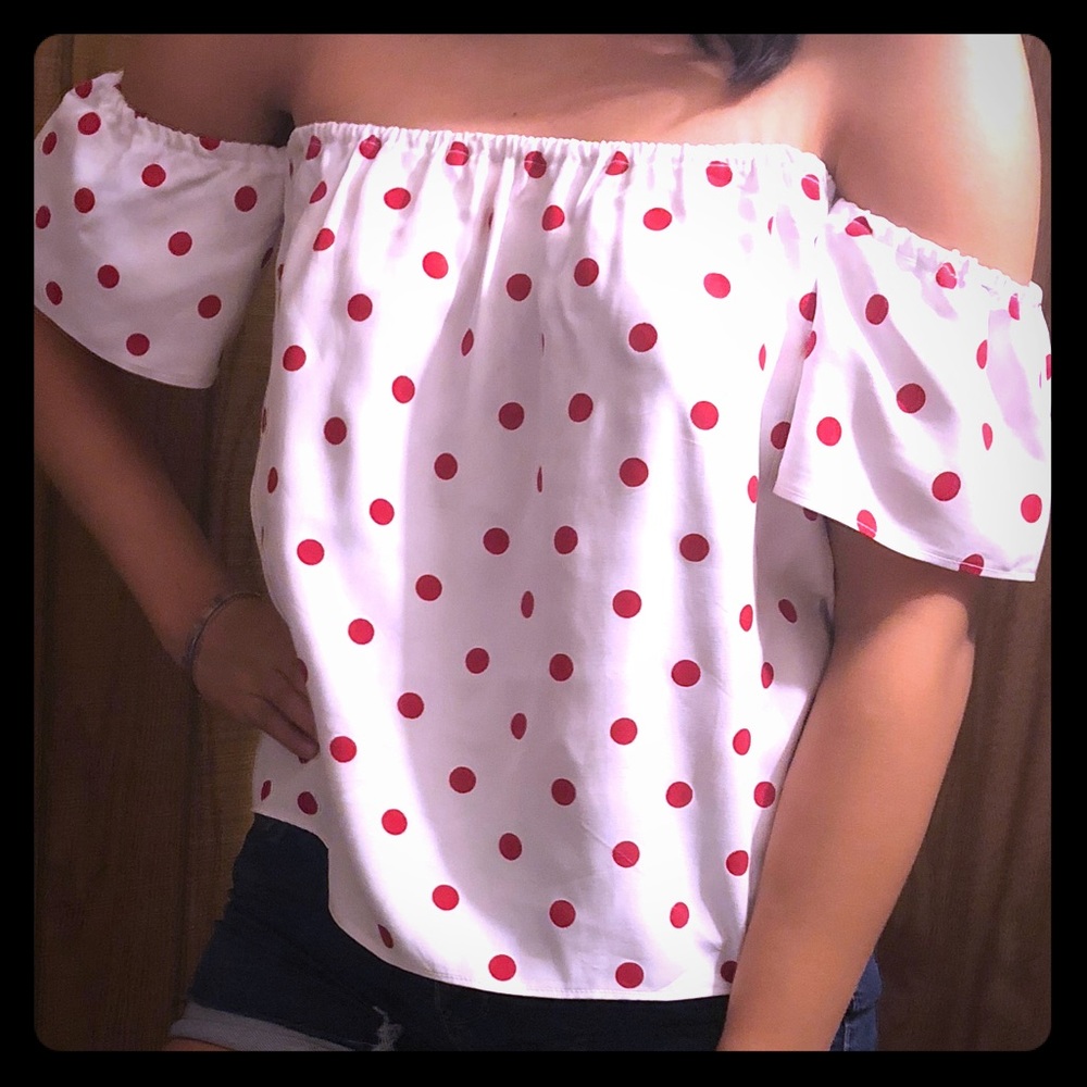 Shoulder blouse
